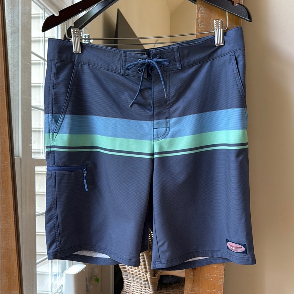 Vineyard Vines Performance Board Shorts Size 32